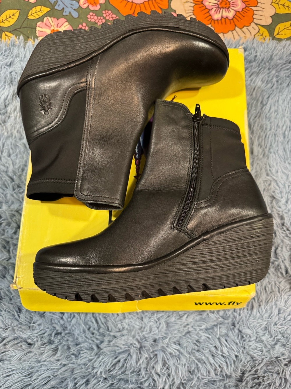 NWOB Fly London Yuan752FLY Booties in Size 39